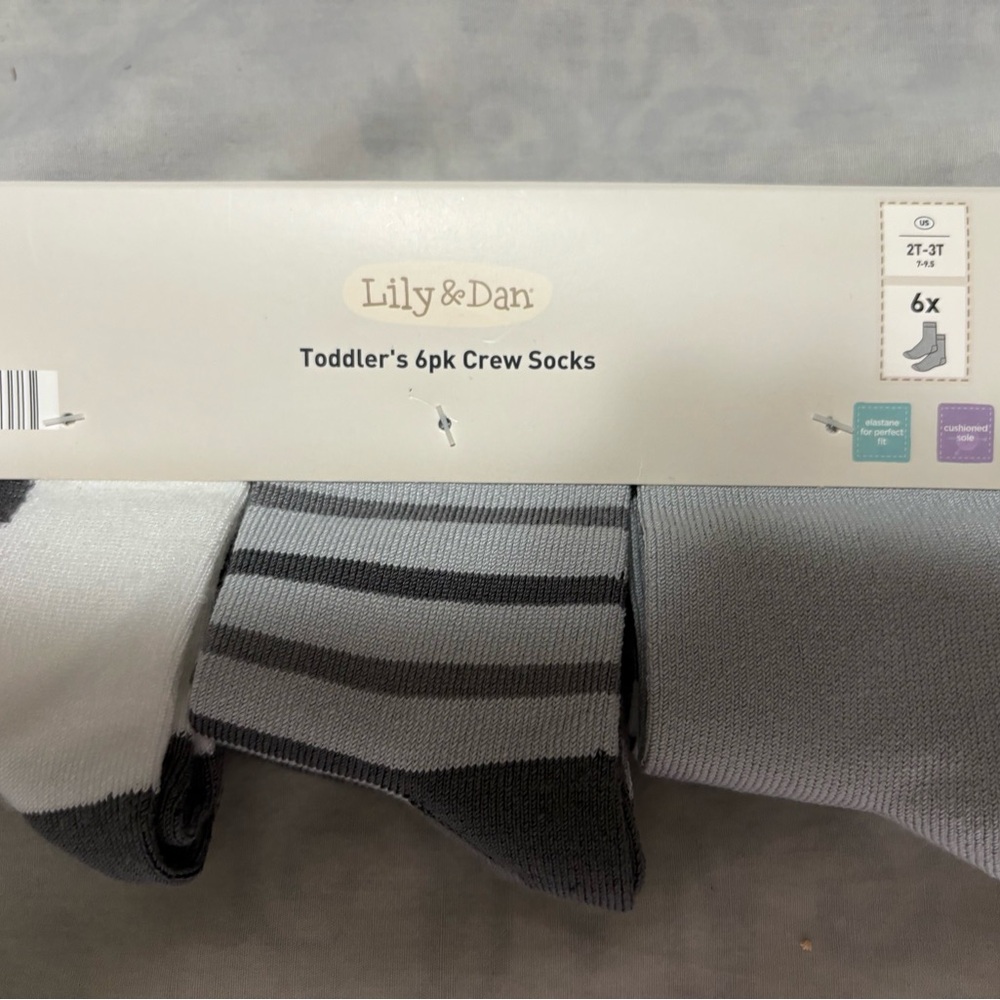 Lily & Dan Toddler's 6-Pack Crew Socks - Black, Gray, White - Picture 4 of 5